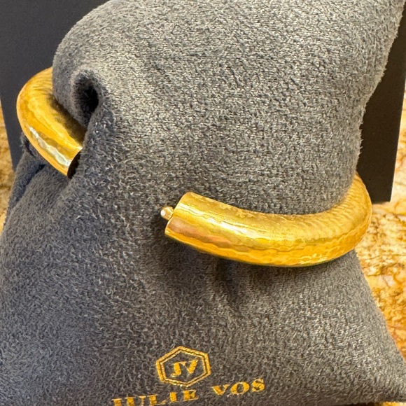 Julie Vos Catalina Hinge Bangle Bracelet w/Gift Box 24k. Gold Plated. - Picture 6 of 6